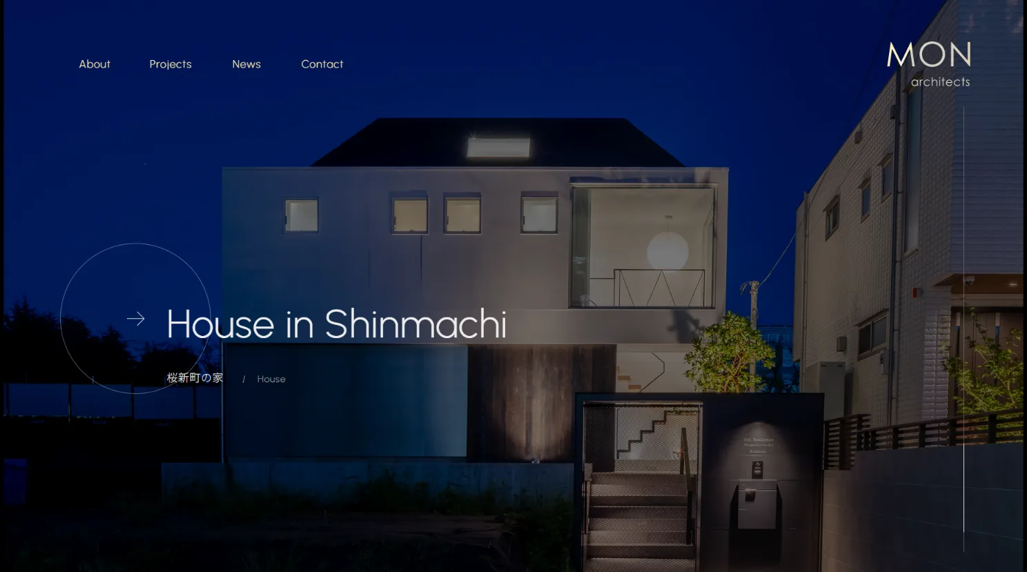 MON architects 作品列表頁，每張圖下方標出作品名稱與業種分類